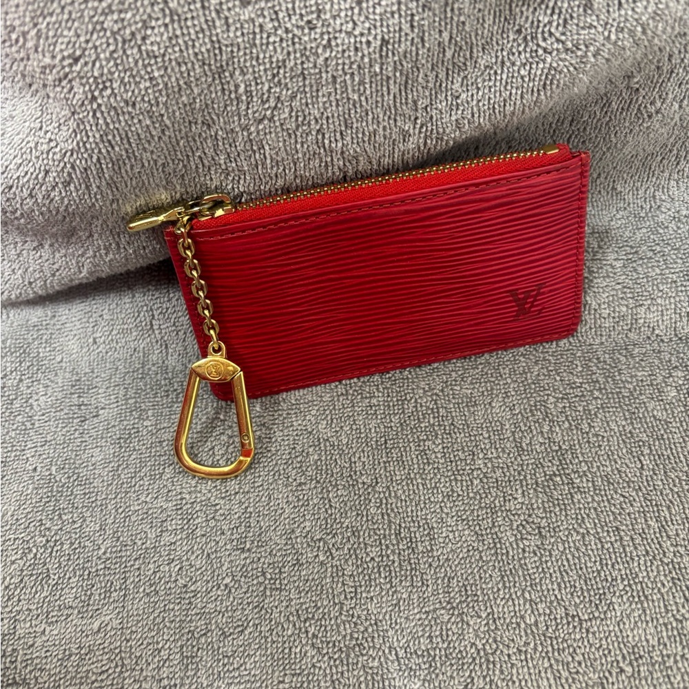 Authentic Louis Vuitton Red Epi Key Cles - Picture 8 of 14